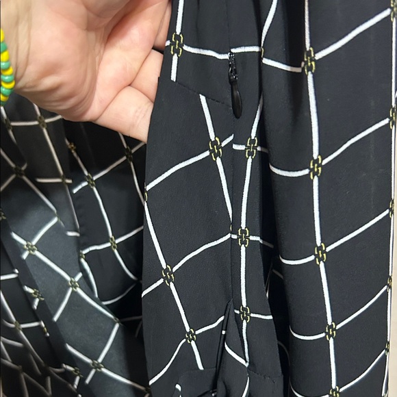 Michael Kors Black and White Checkered Long Sleevel - Picture 7 of 13
